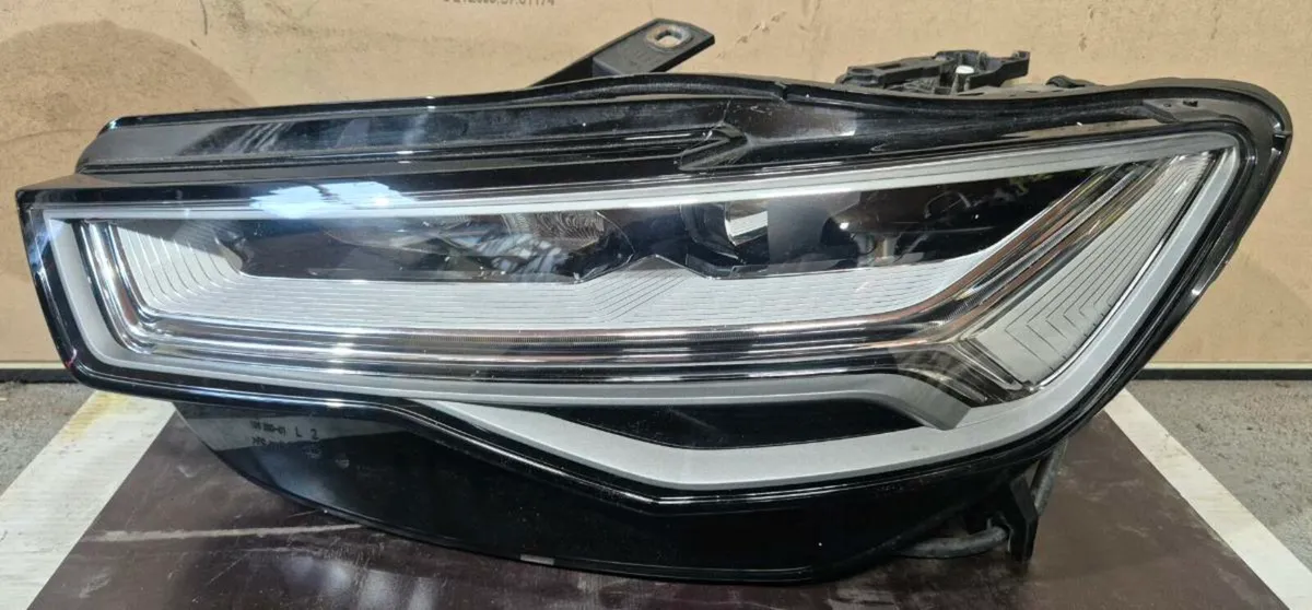 Audi headlight - Image 1
