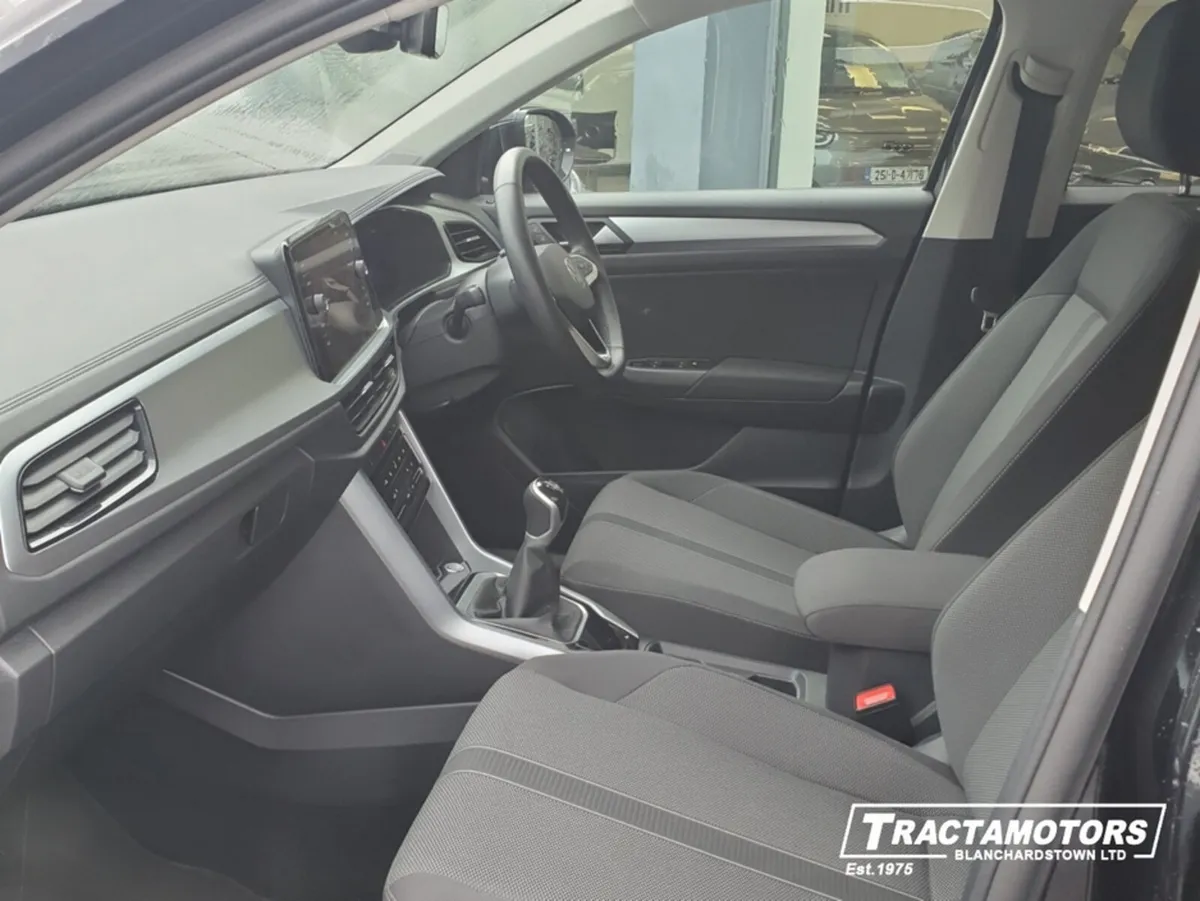 Volkswagen T-Roc LIFE PLUS 1.0TSI 110HP - Image 3