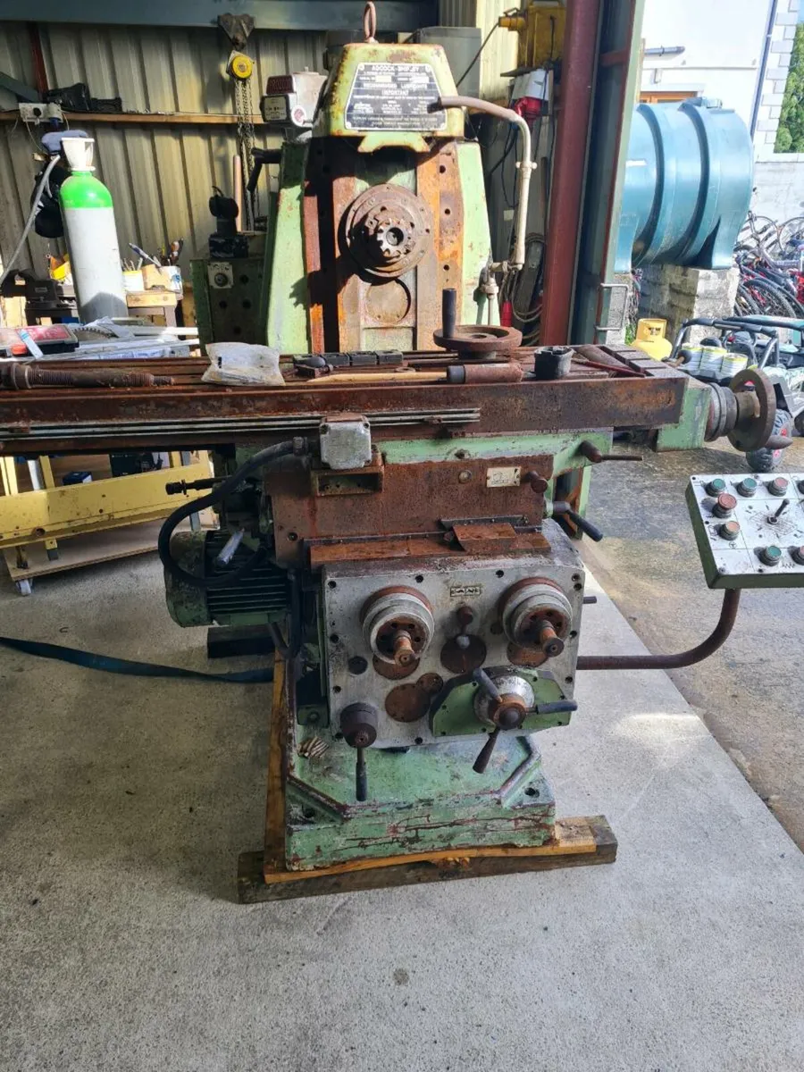 Milling machine - Image 1