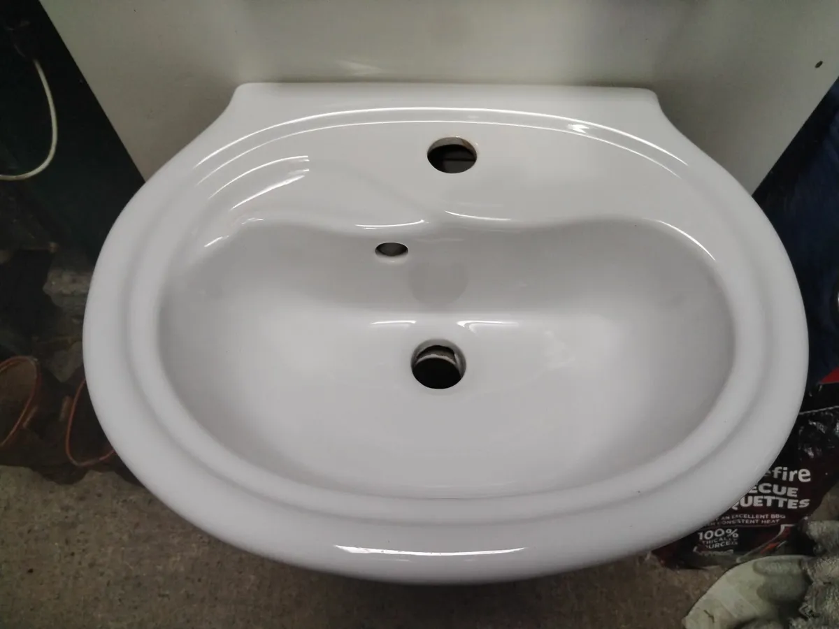 Basin and pedastal - Image 2