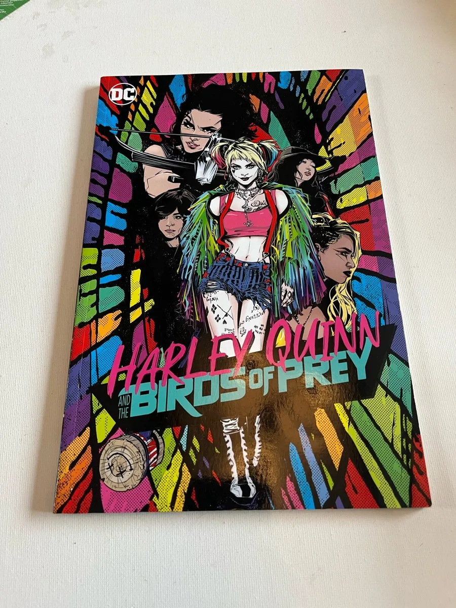 Graphic Novels and Comics Bundle. - Image 1