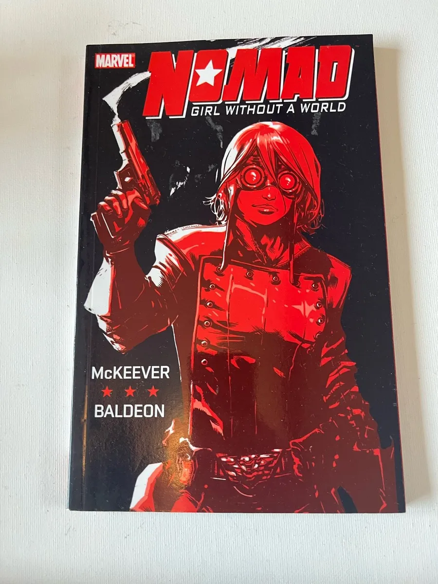 Graphic Novels and Comics Bundle. - Image 3
