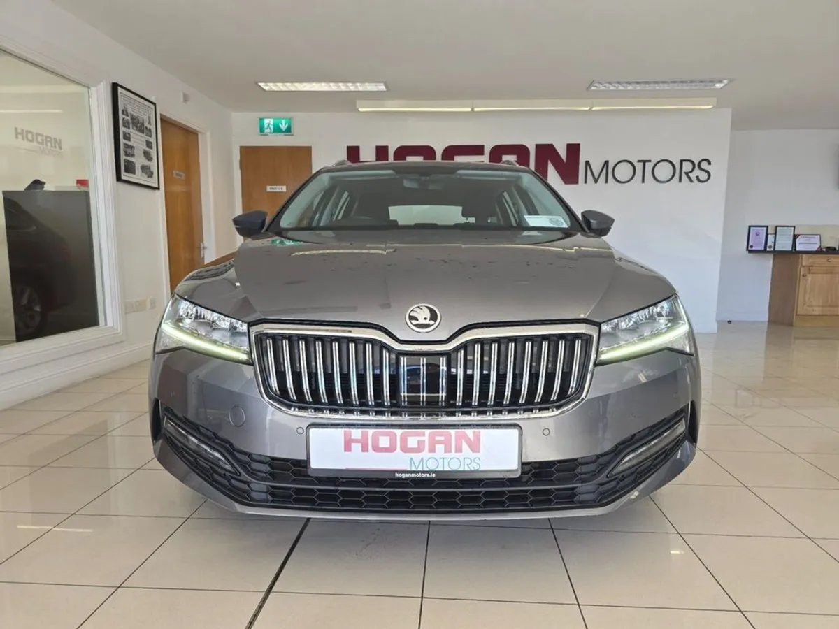 Skoda Superb Combi Ambition 2.0tdi 150HP Automatic - Image 2