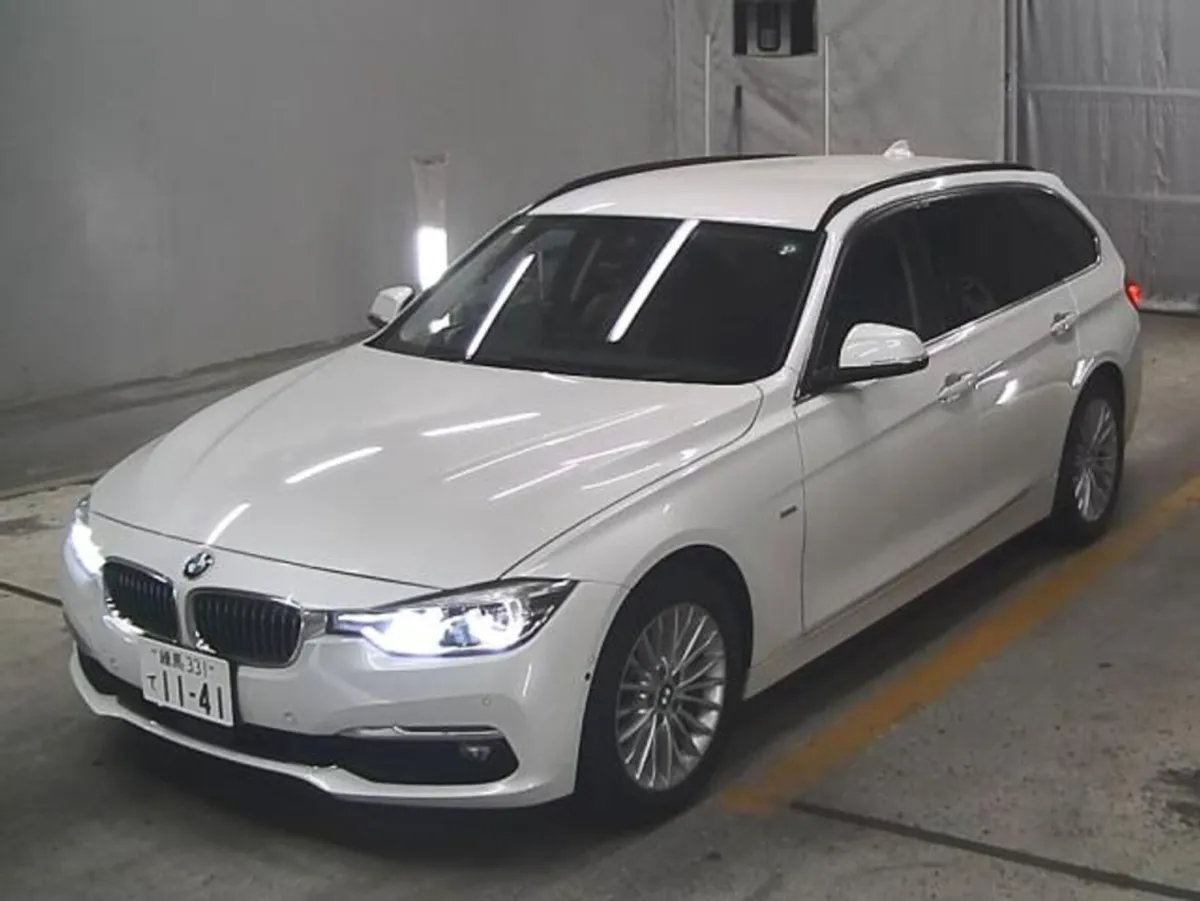 BMW 3-Series 320d Touring Luxury pack , 2.0 litre - Image 3