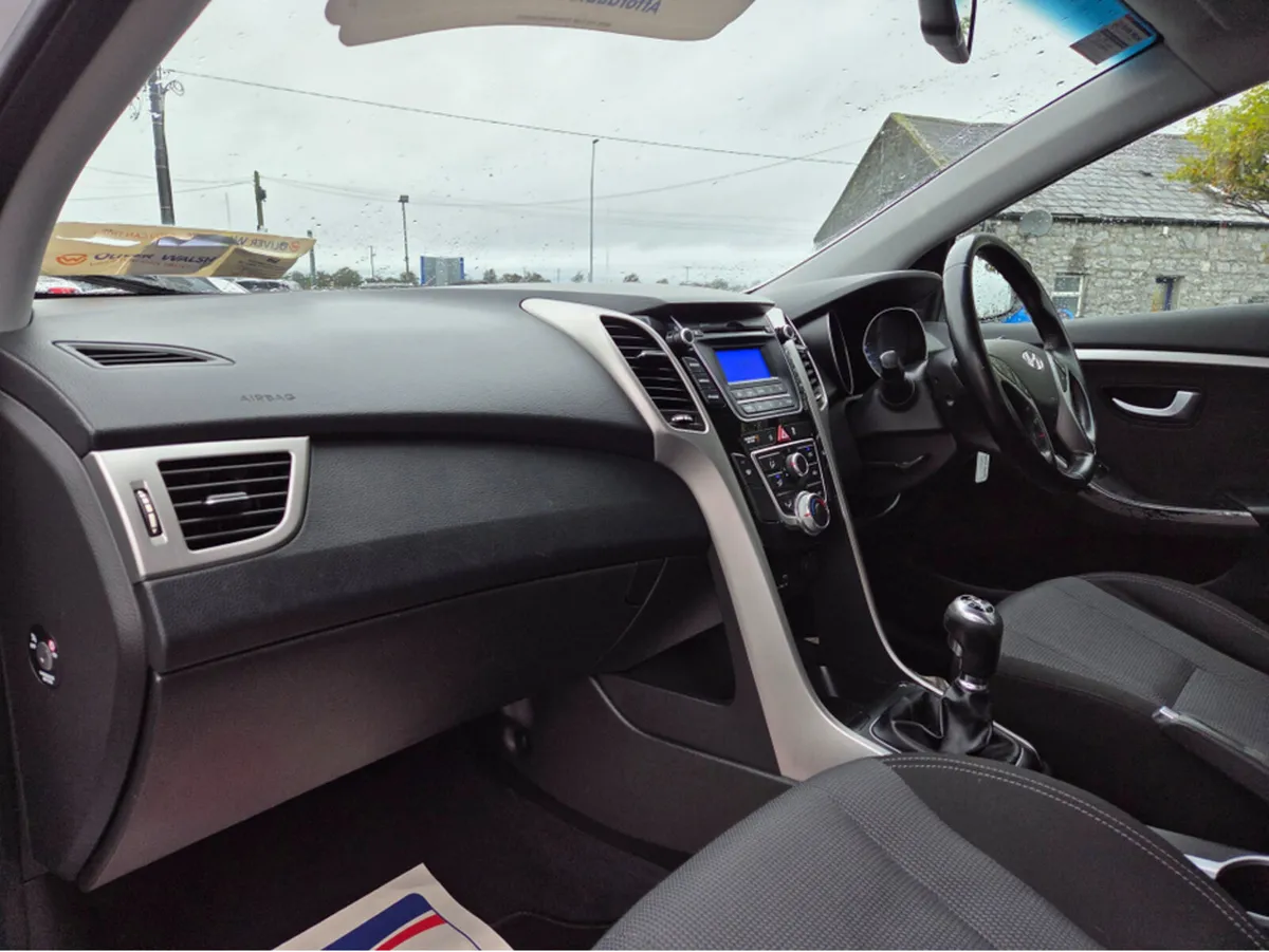 Hyundai i30 5DR - Image 4
