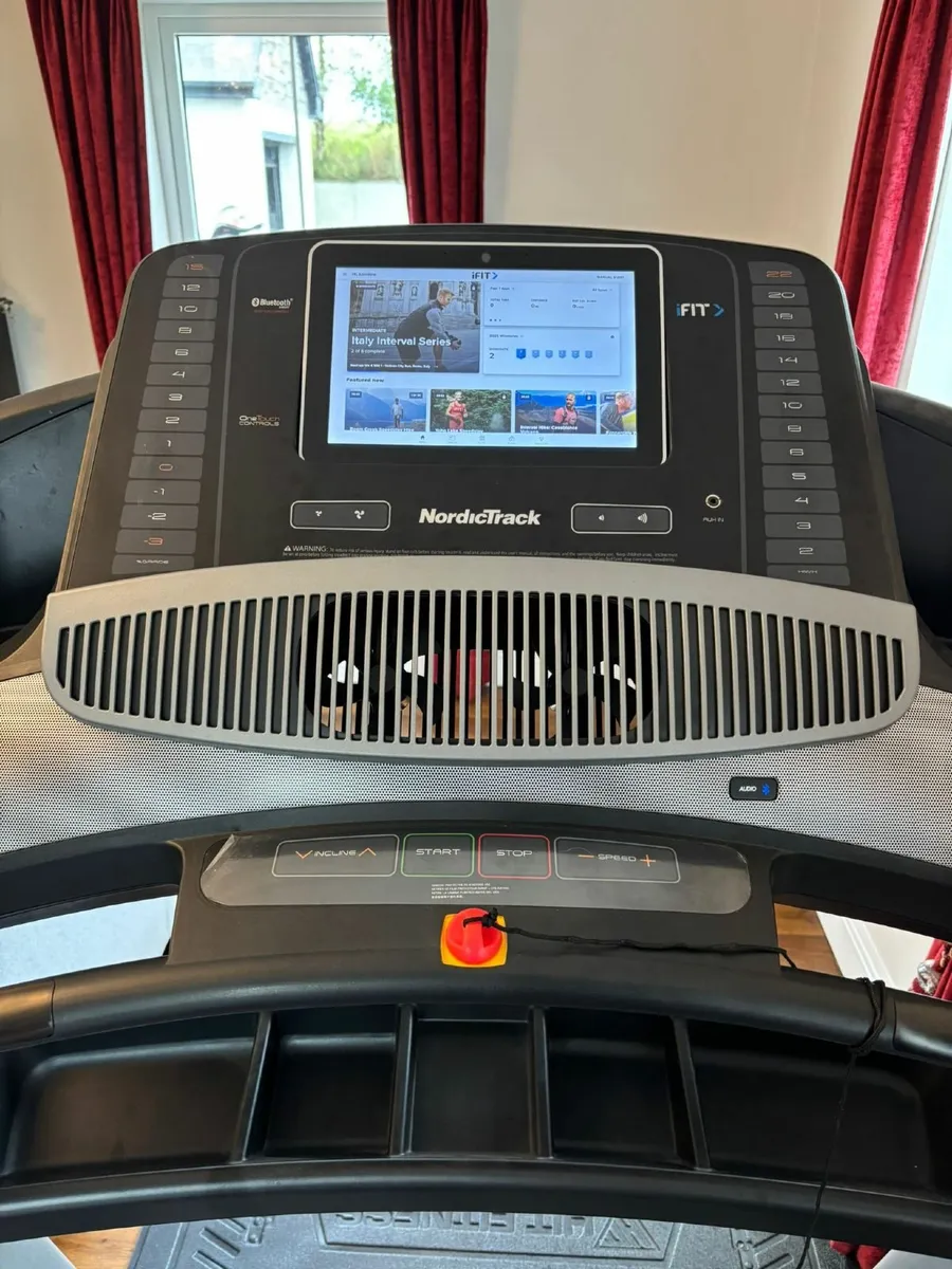 Treadmill  nordic track 1750  commercial - Image 3
