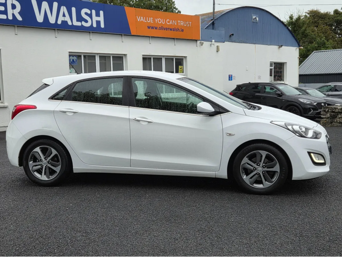 Hyundai i30 SE BLUE DRIVE 100PS 5DR 1.4T-GDI - Image 3