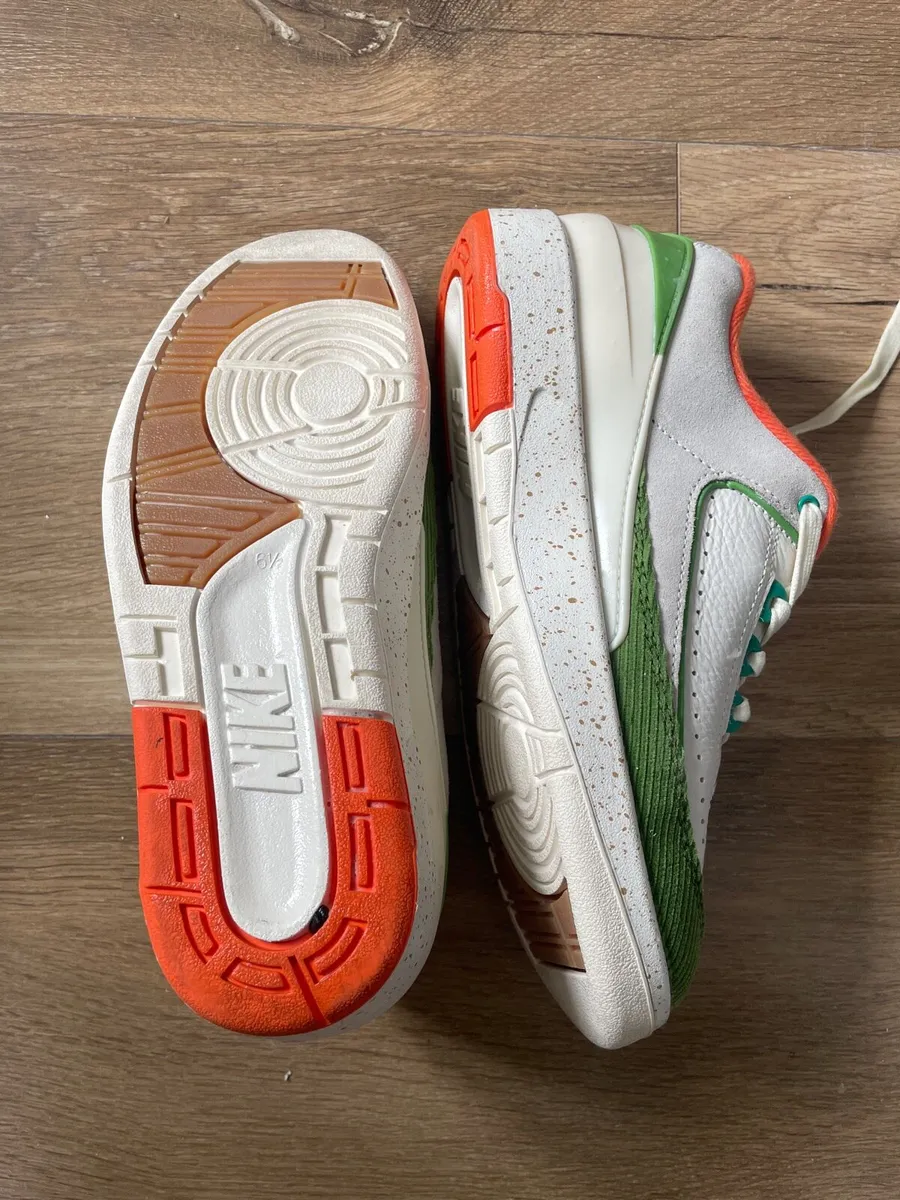 Nike Air Jordan Low Trainers - Image 3