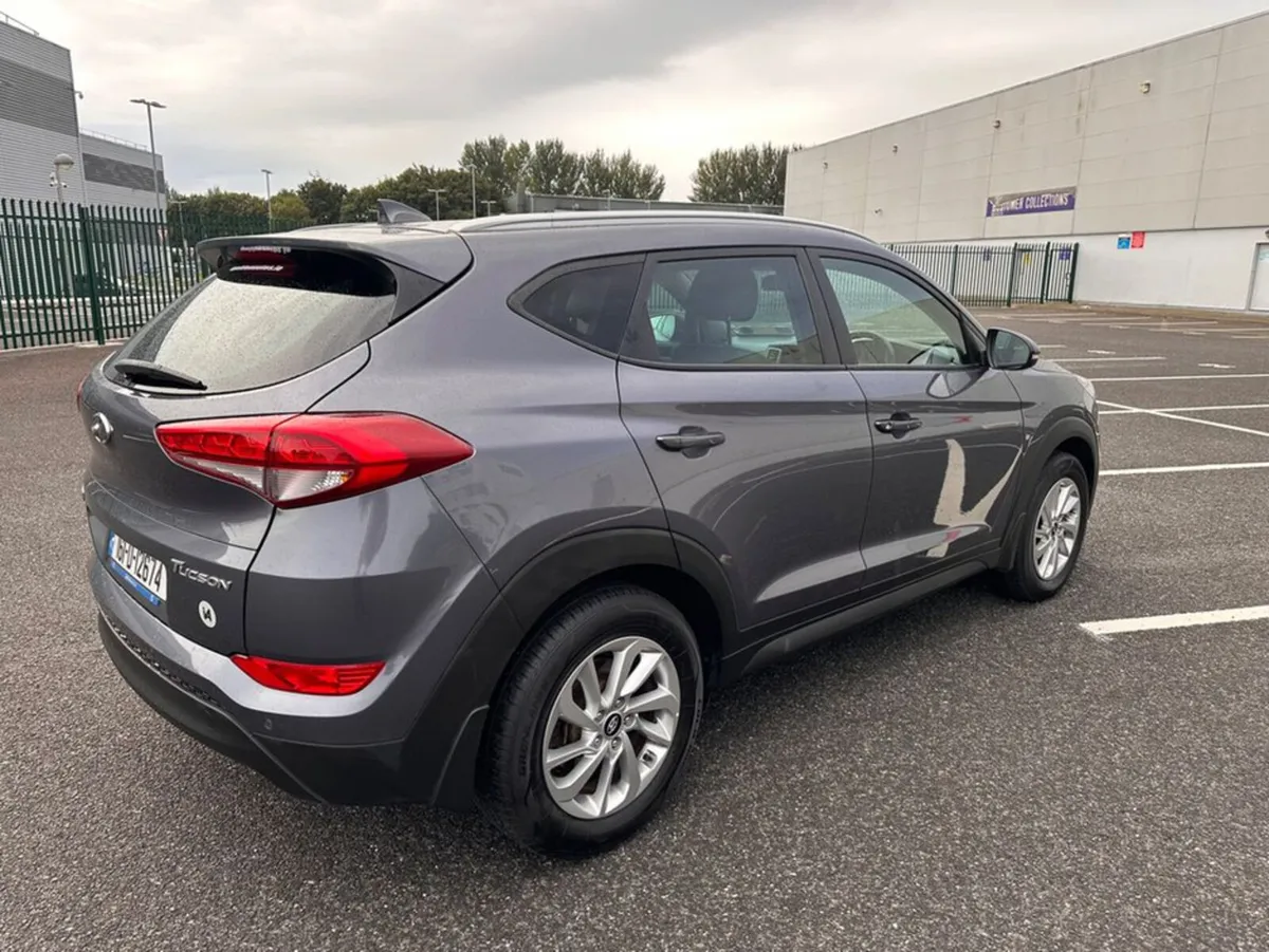 Hyundai Tucson 1.7 CDRI, EXECUTIVE MODEL, LEATHER, - Image 3