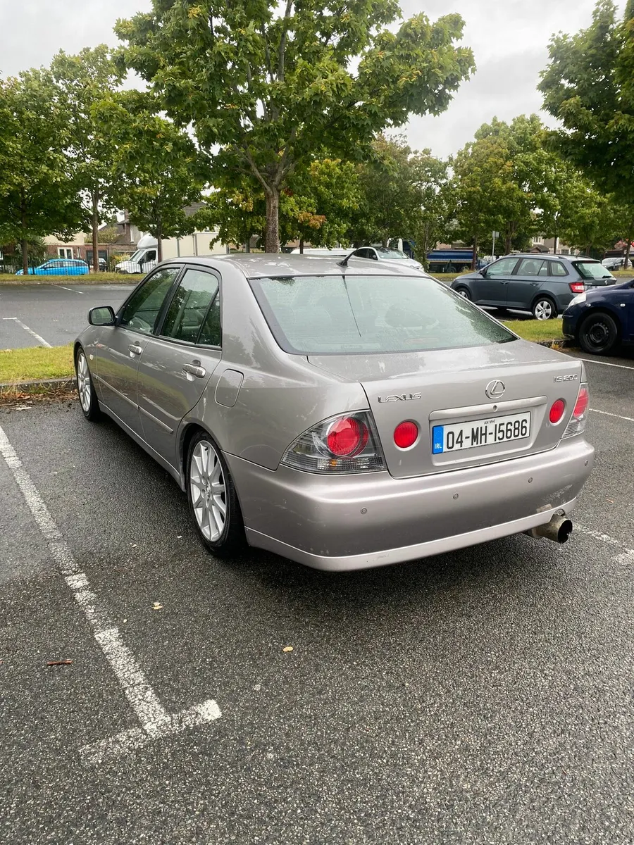 Lexus is200 Le - Image 4