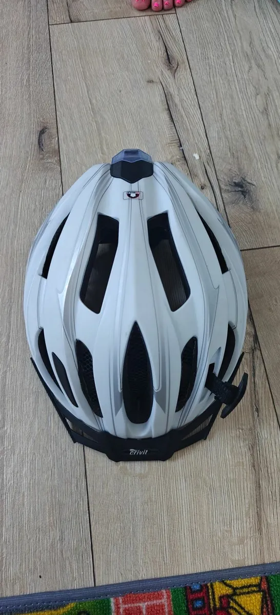Bike helmet S/M - Image 1