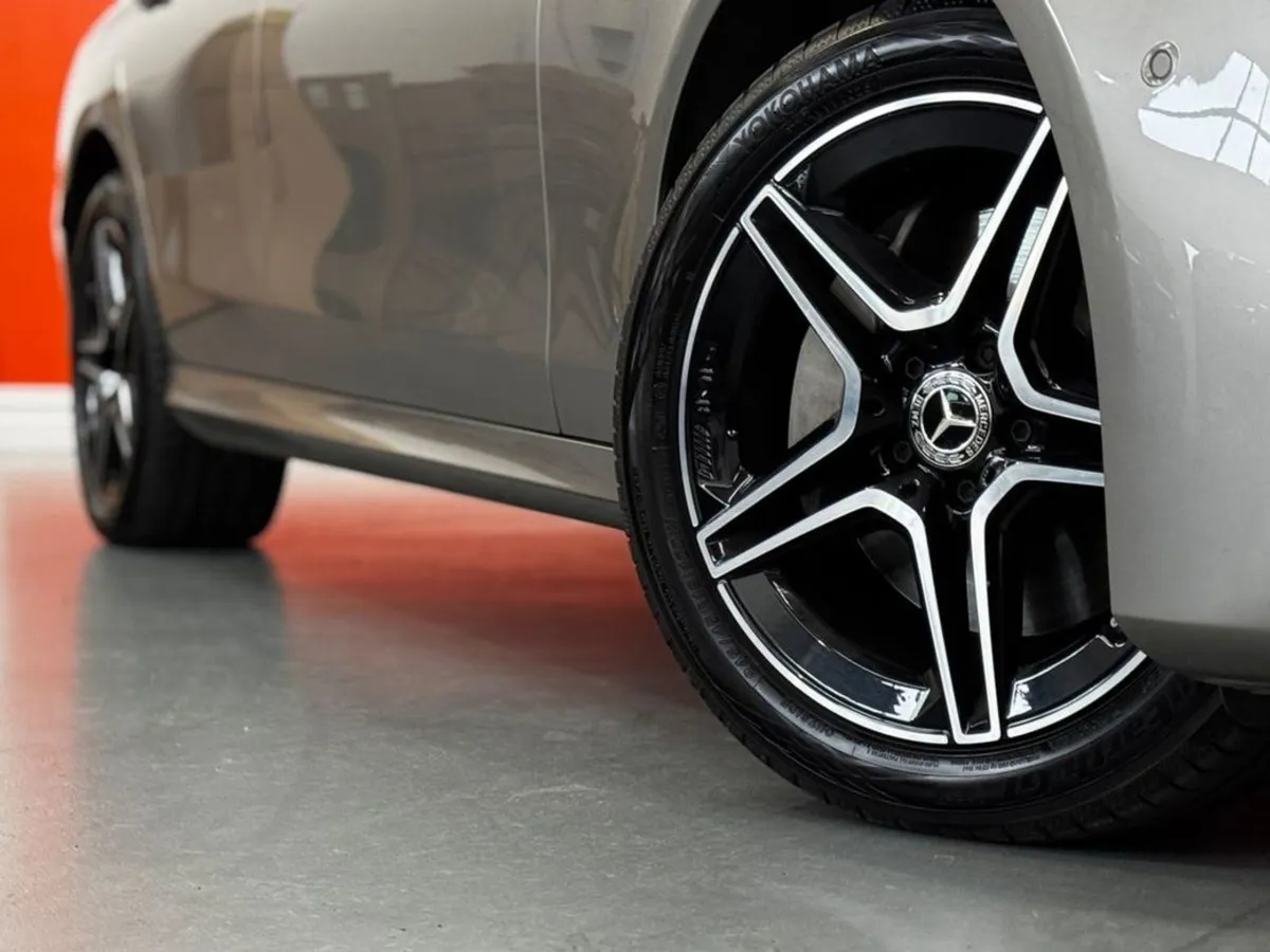Mercedes-Benz E-Class E300de AMG Premium Plus Lin - Image 4