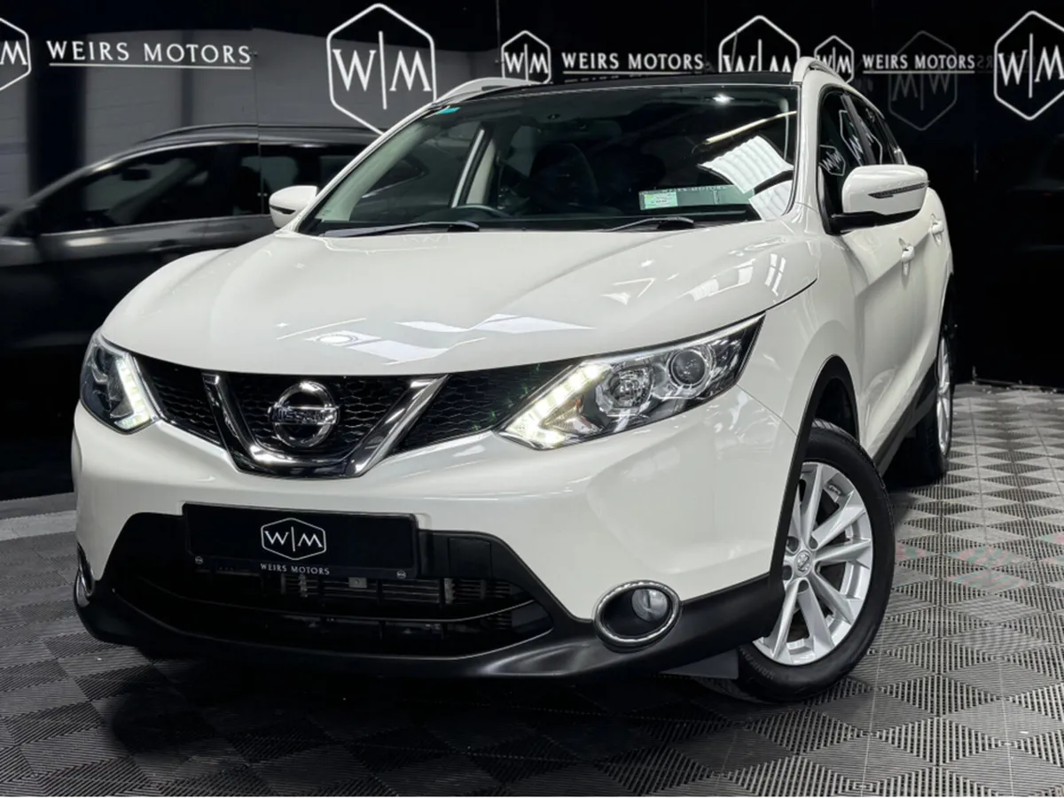 Nissan Qashqai 1.2 SV CVT AUTO 4DR AUTO ONE OWNER - Image 2