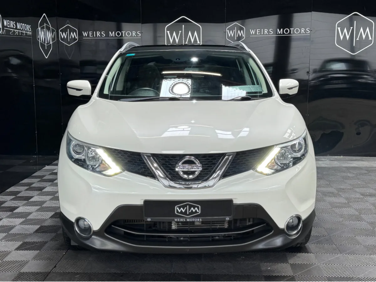 Nissan Qashqai 1.2 SV CVT AUTO 4DR AUTO ONE OWNER - Image 4