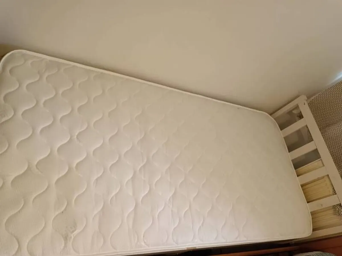 Single bed for sale with 2 mattresses - Image 1