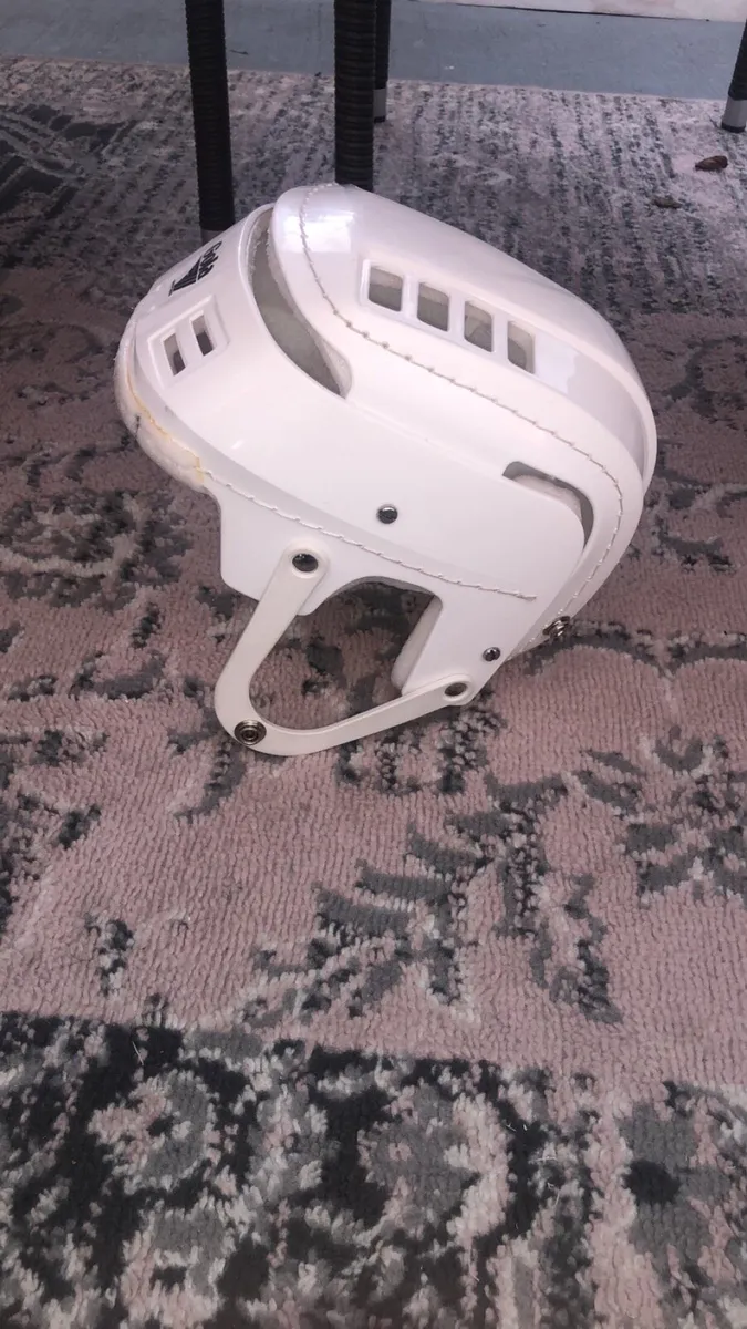 White gola - Image 3