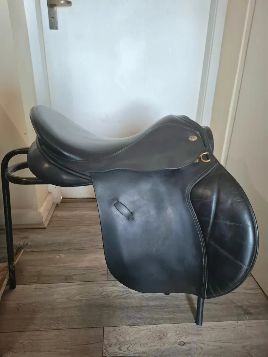Equestrian saddle, gp, dressage - Image 3