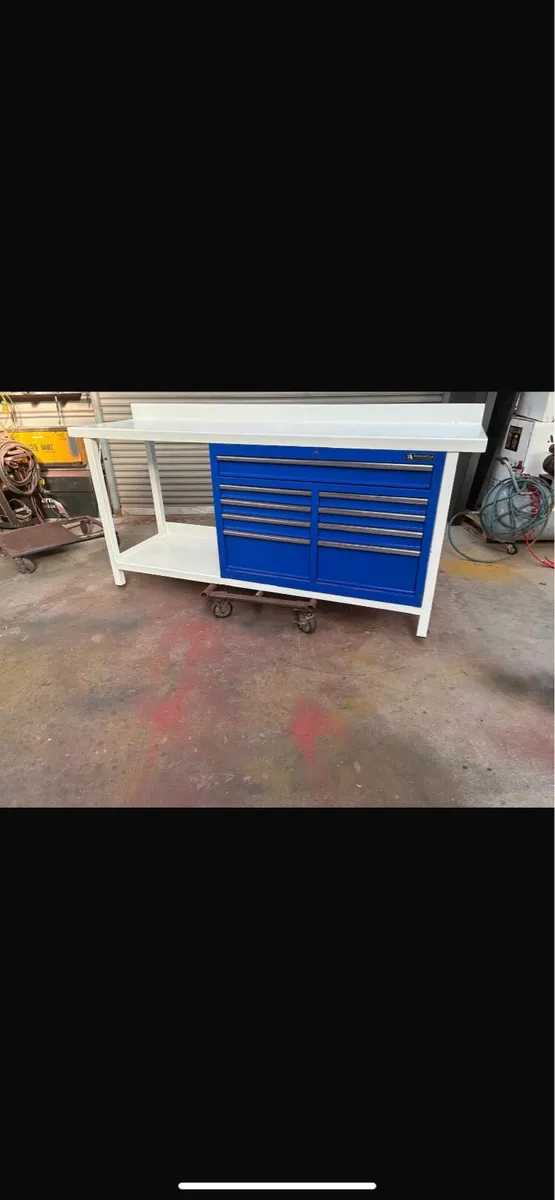 Work bench - Image 1