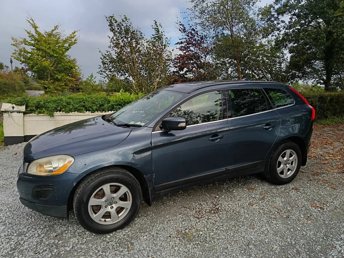 2010 Volvo XC60  2.0 diesel - Image 2