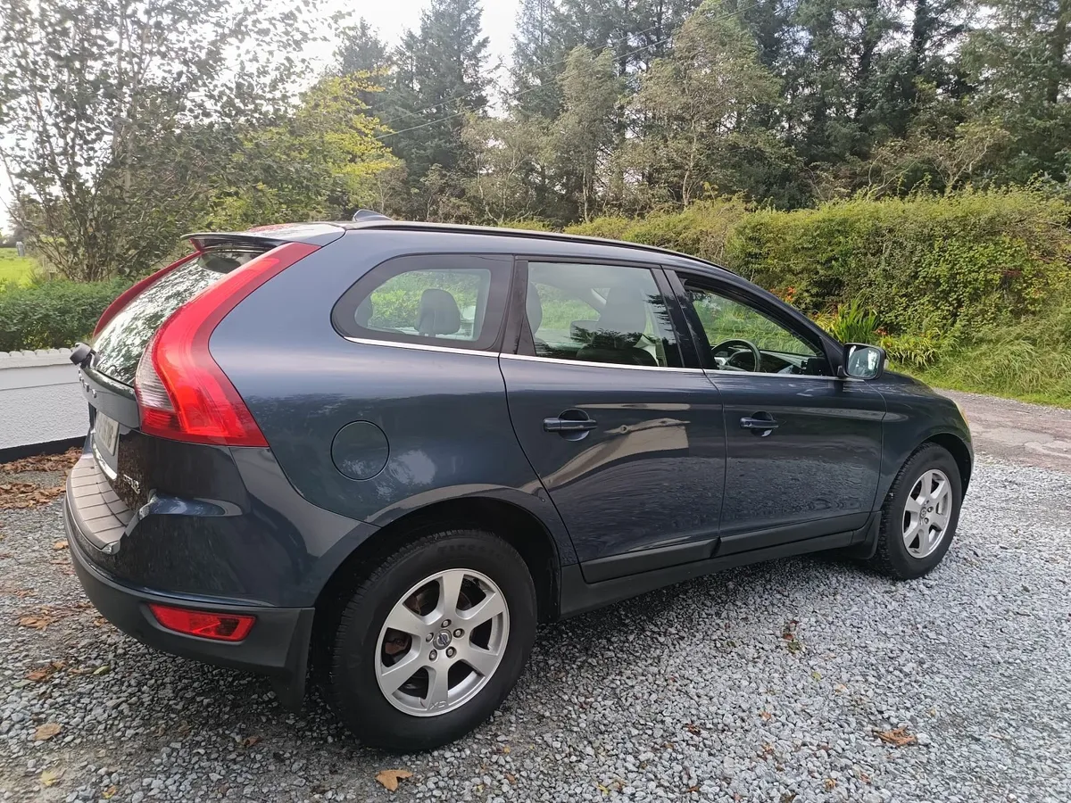 2010 Volvo XC60  2.0 diesel - Image 3