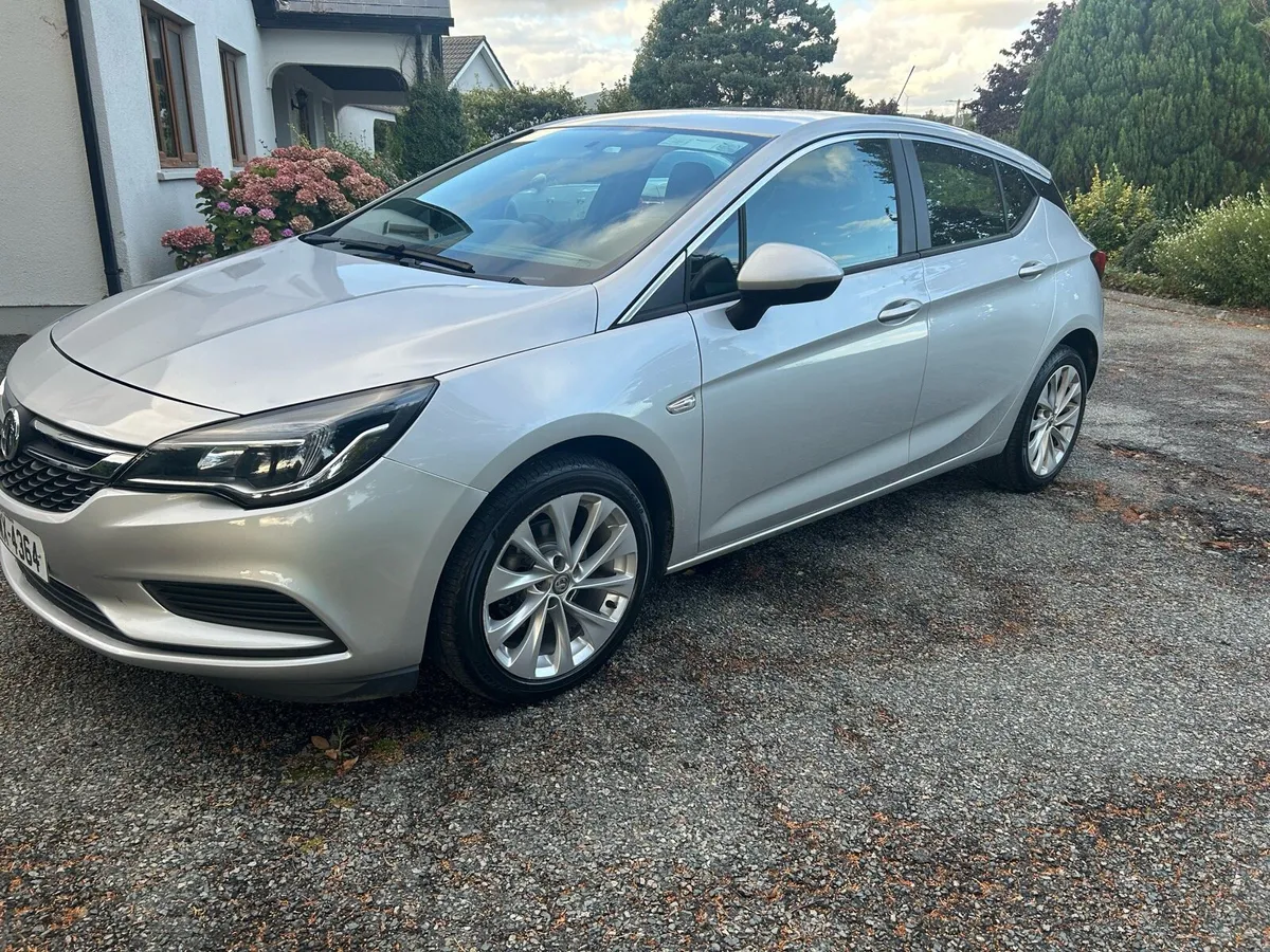 2016 Vauxhall Astra - Image 1
