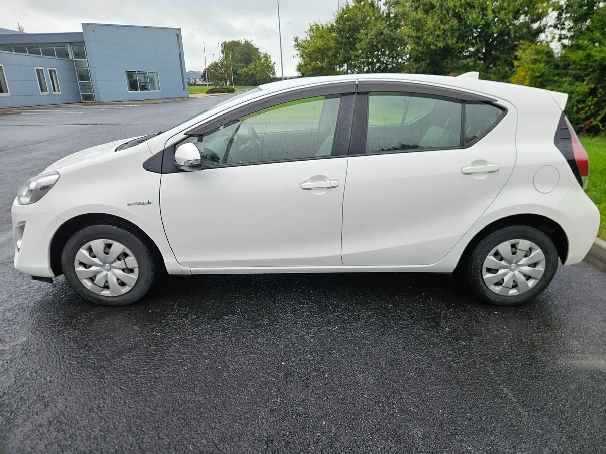 Toyota Aqua 2015 - Image 4