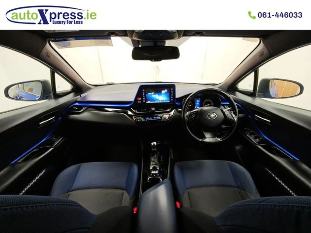 Toyota C-HR Hybrid Luna Sport Automatic  Reversin - Image 2