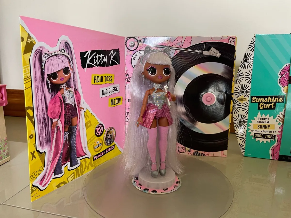 Bundle of OMG LOL Fashion dolls - Image 3