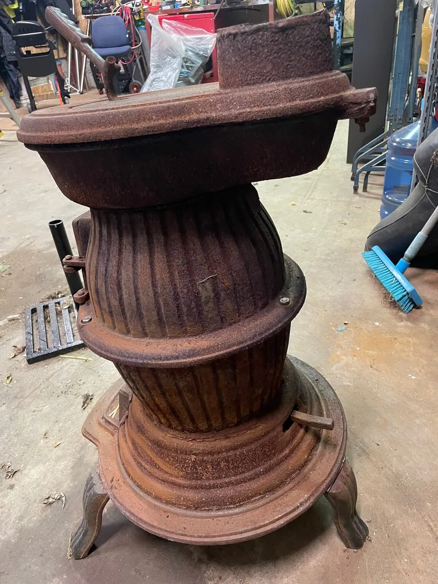 Potbelly stove. - Image 2
