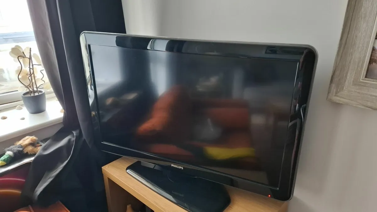 Two TVs (NO SMART - 32"and 37") - Image 2