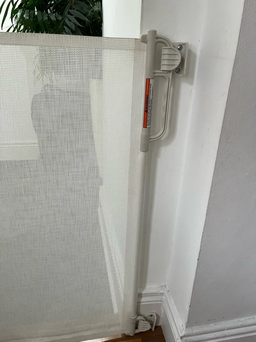 Retractable stair gate - Image 4