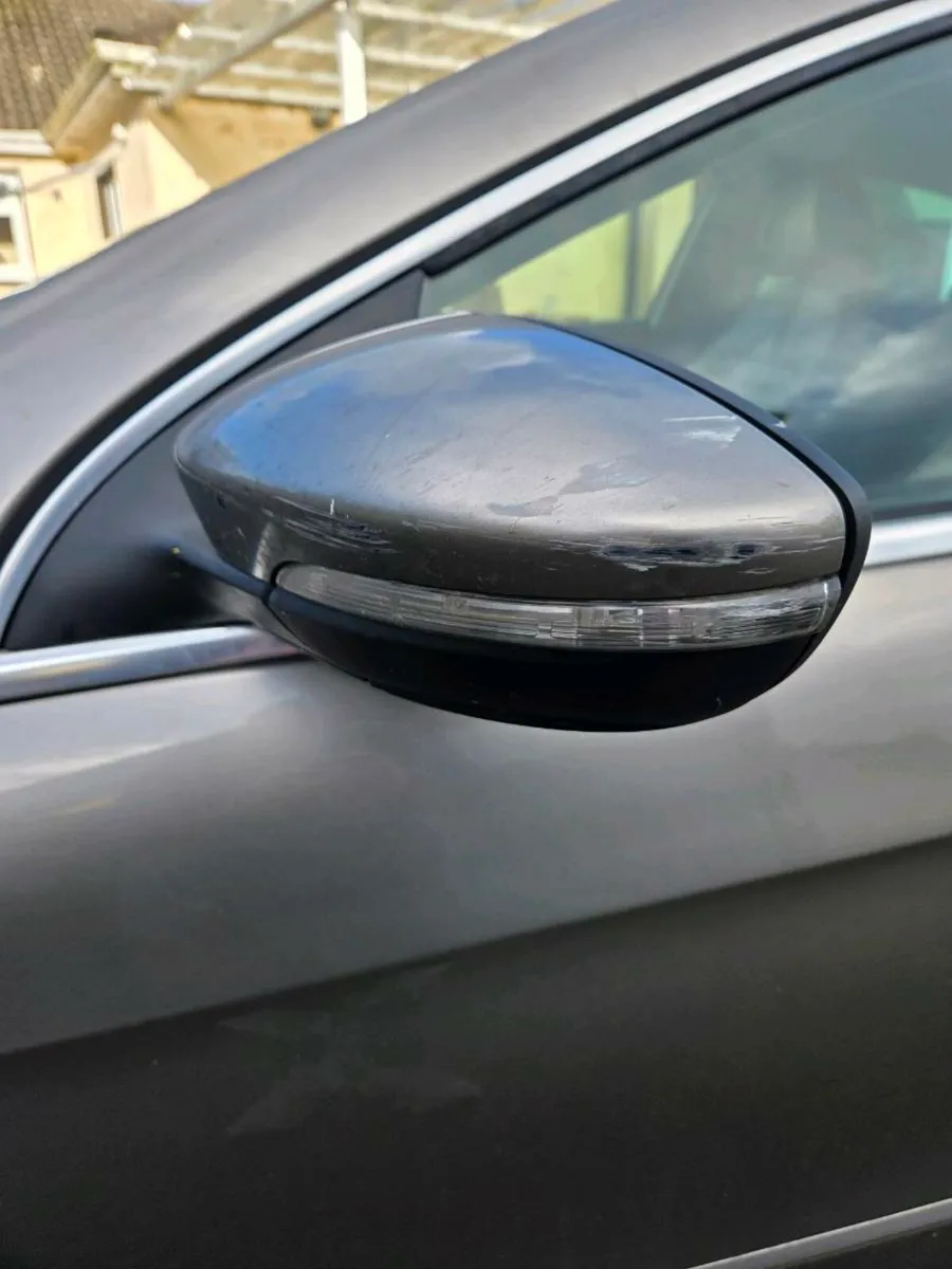 Volkswagen Passat 2011 - Image 3
