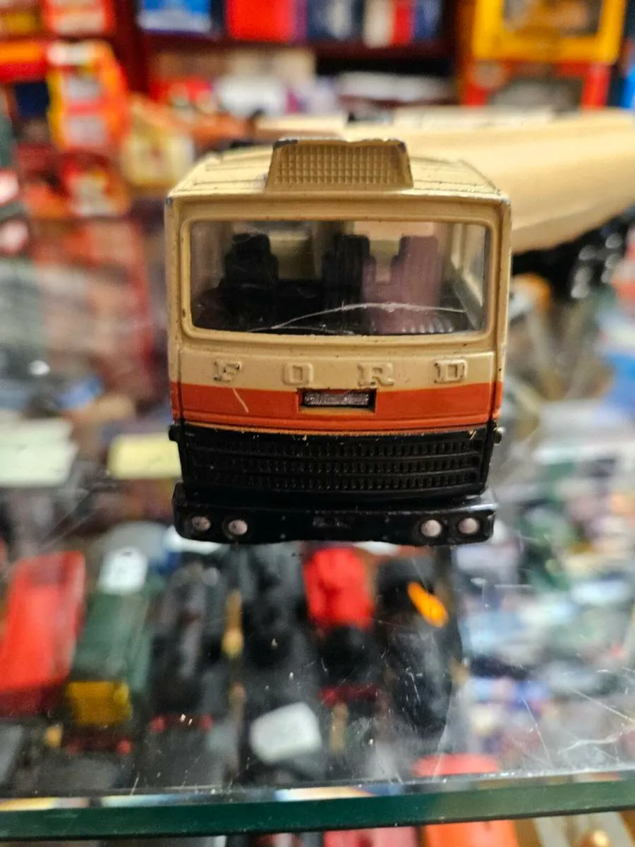 Corgi 1980's Ford Guinness Truck - Image 2