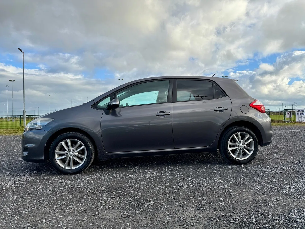 Toyota Auris 1.33 Petrol NEW NCT - Image 4