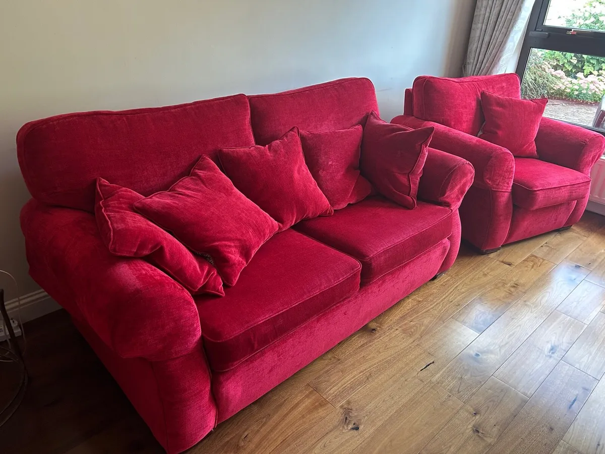 3 piece suite ( 3+1+1) - Image 1