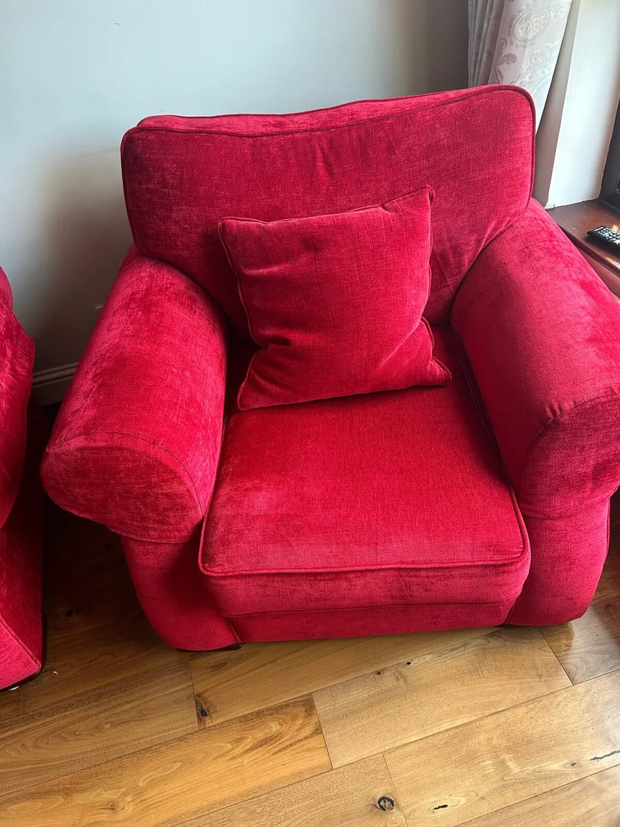 3 piece suite ( 3+1+1) - Image 2