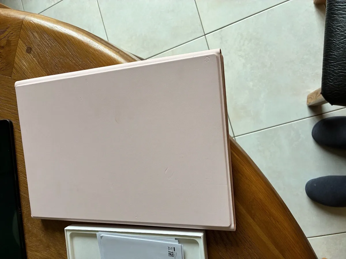Samsung Galaxy S8 Ultra - Image 2