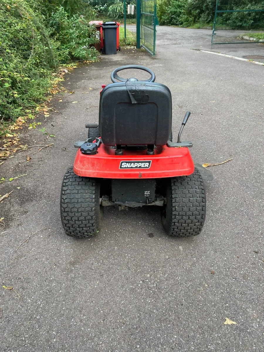 Ride on mower - Image 4