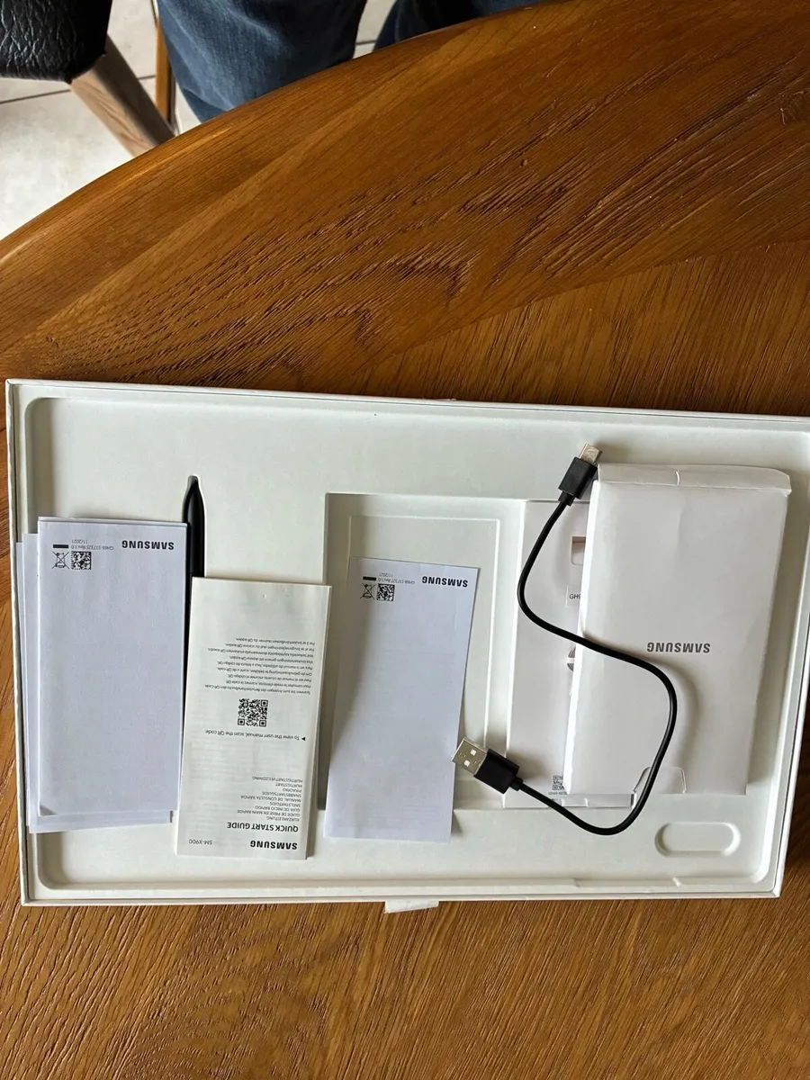 Samsung Galaxy S8 Ultra - Image 3