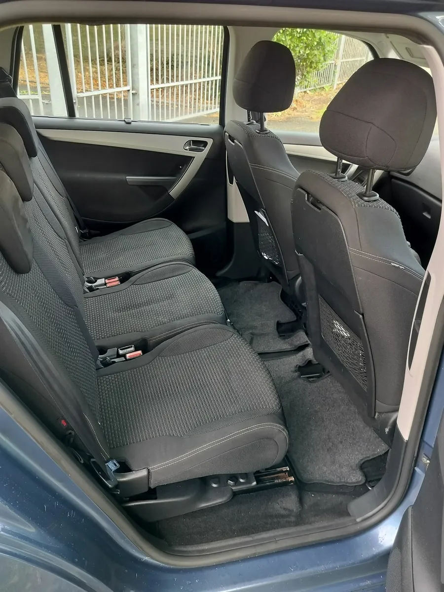 Citroen C4 Picasso 2011 - Image 2