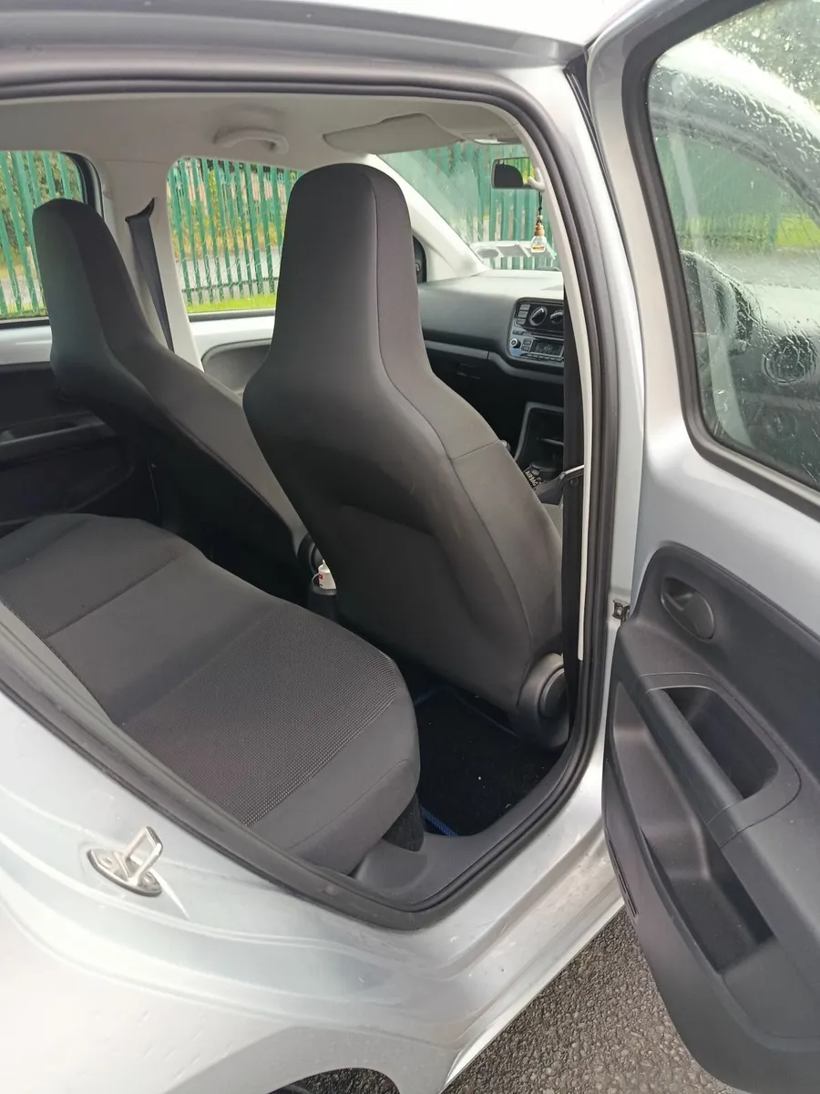 Volkswagen up! 2014 - Image 4