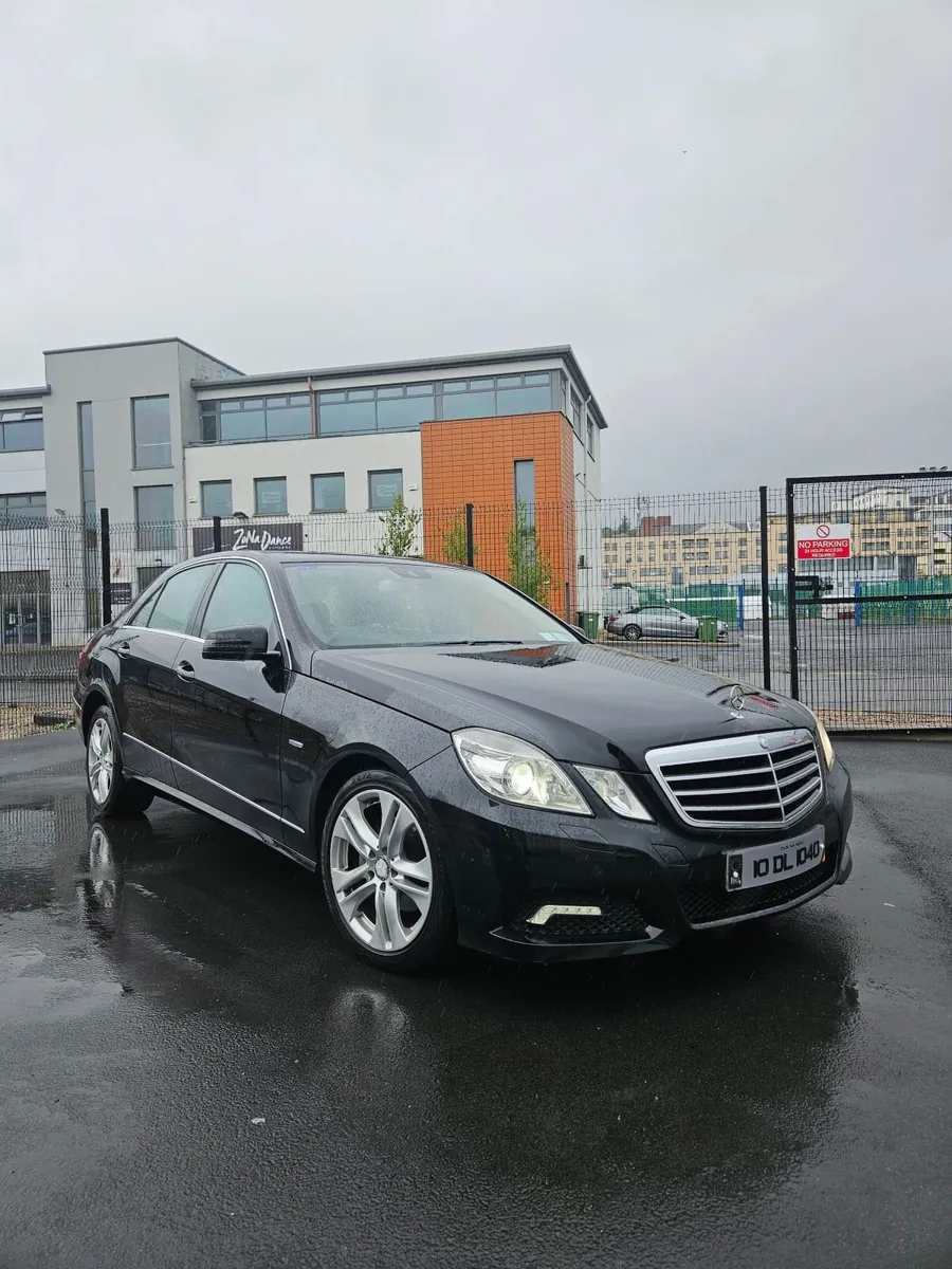 Mercedes-Benz E-Class 2010 - Image 1