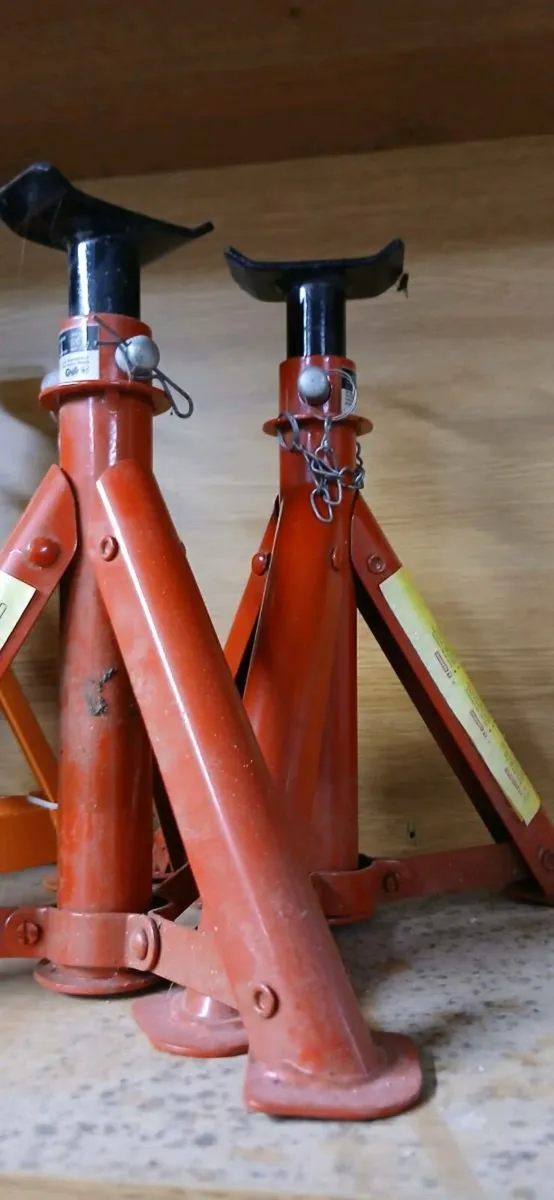 Jack and axel stands - Image 2