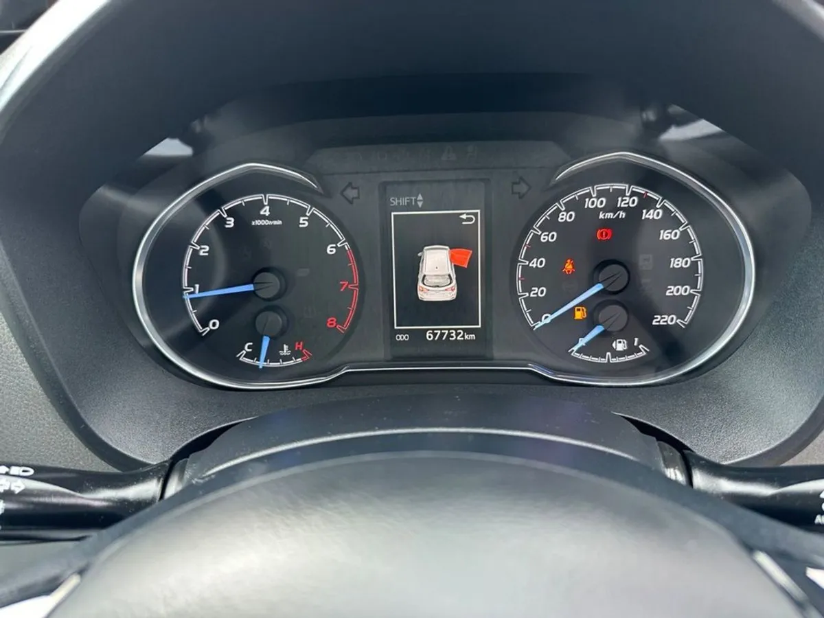 Toyota Yaris 1.0 Luna Petrol 67km - Image 3