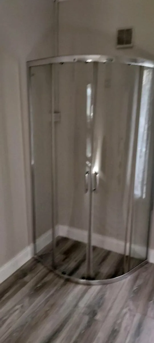 Shower tray quadrant - Image 1