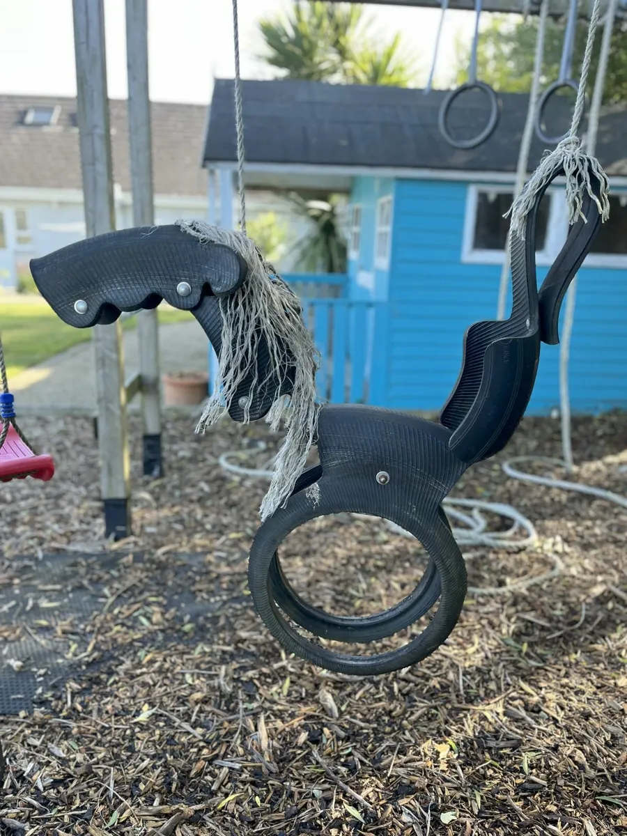 Horse tyre swing - Image 3