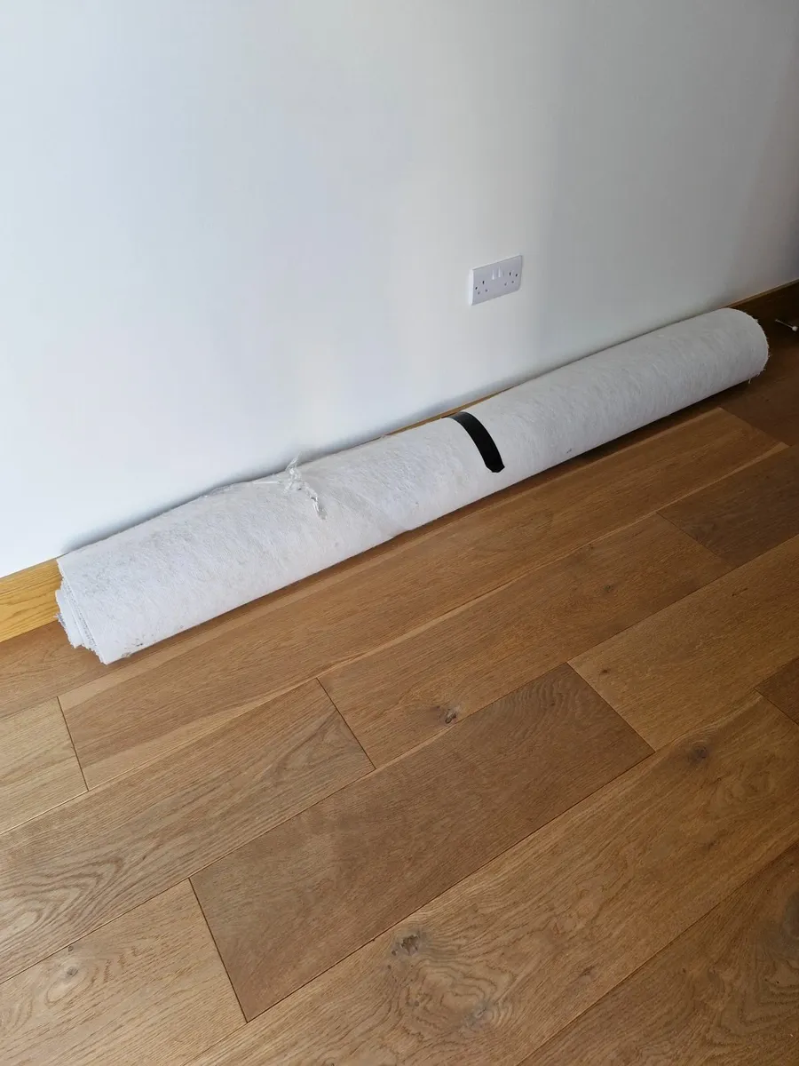 Carpet cut off - Image 1