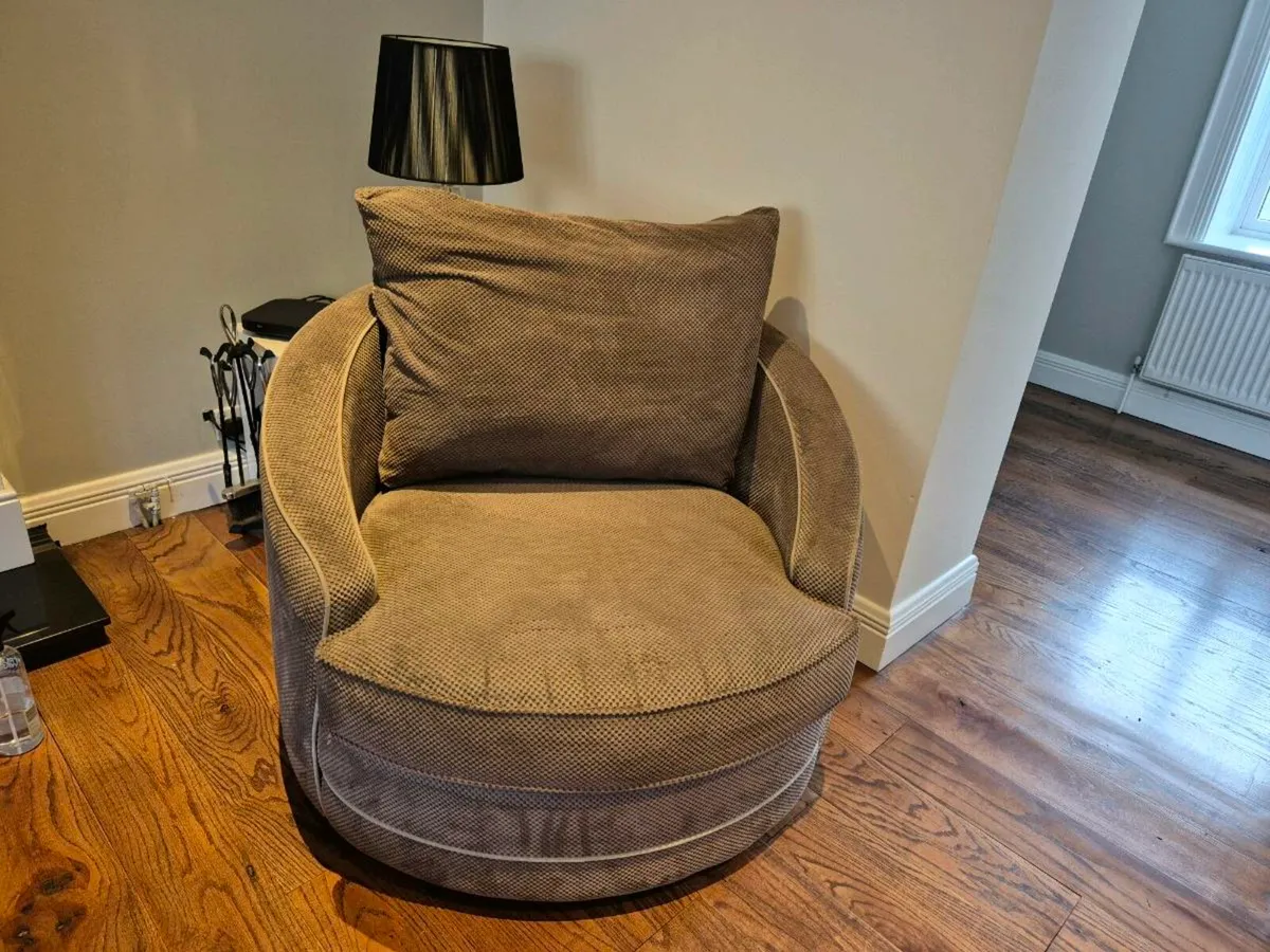Swivel chair - Image 2