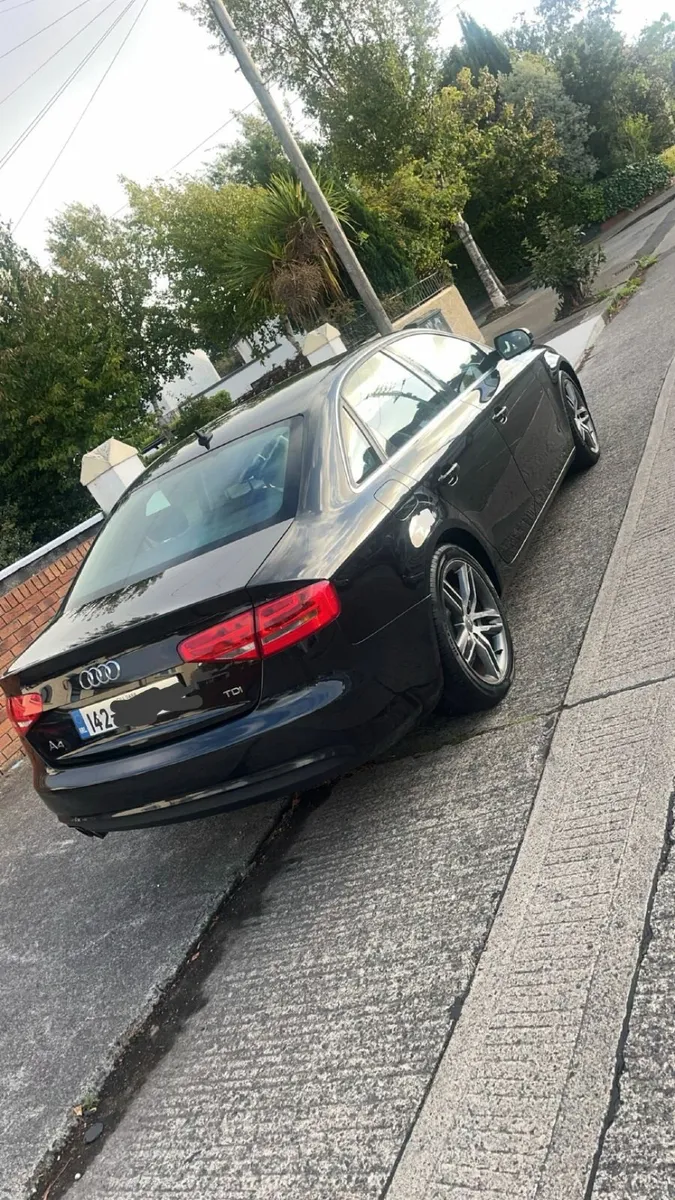 Audi A4 2014 - Image 2