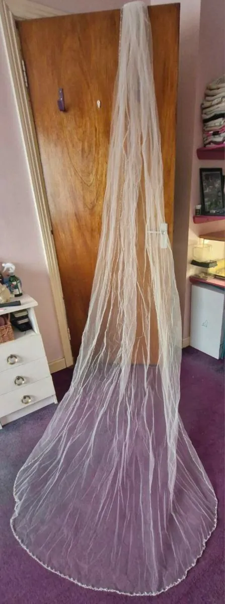 Wedding dress - Image 4